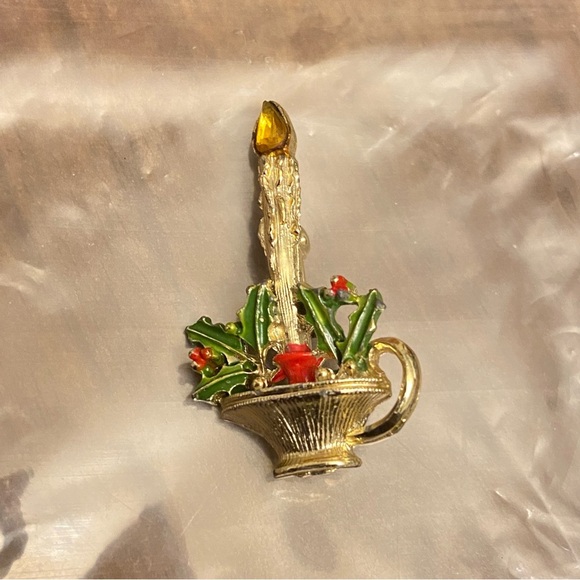 Christmas Jewelry - Vintage Gold Tone Christmas Candle Holder With Poinsettia & Citrine Flame Brooch